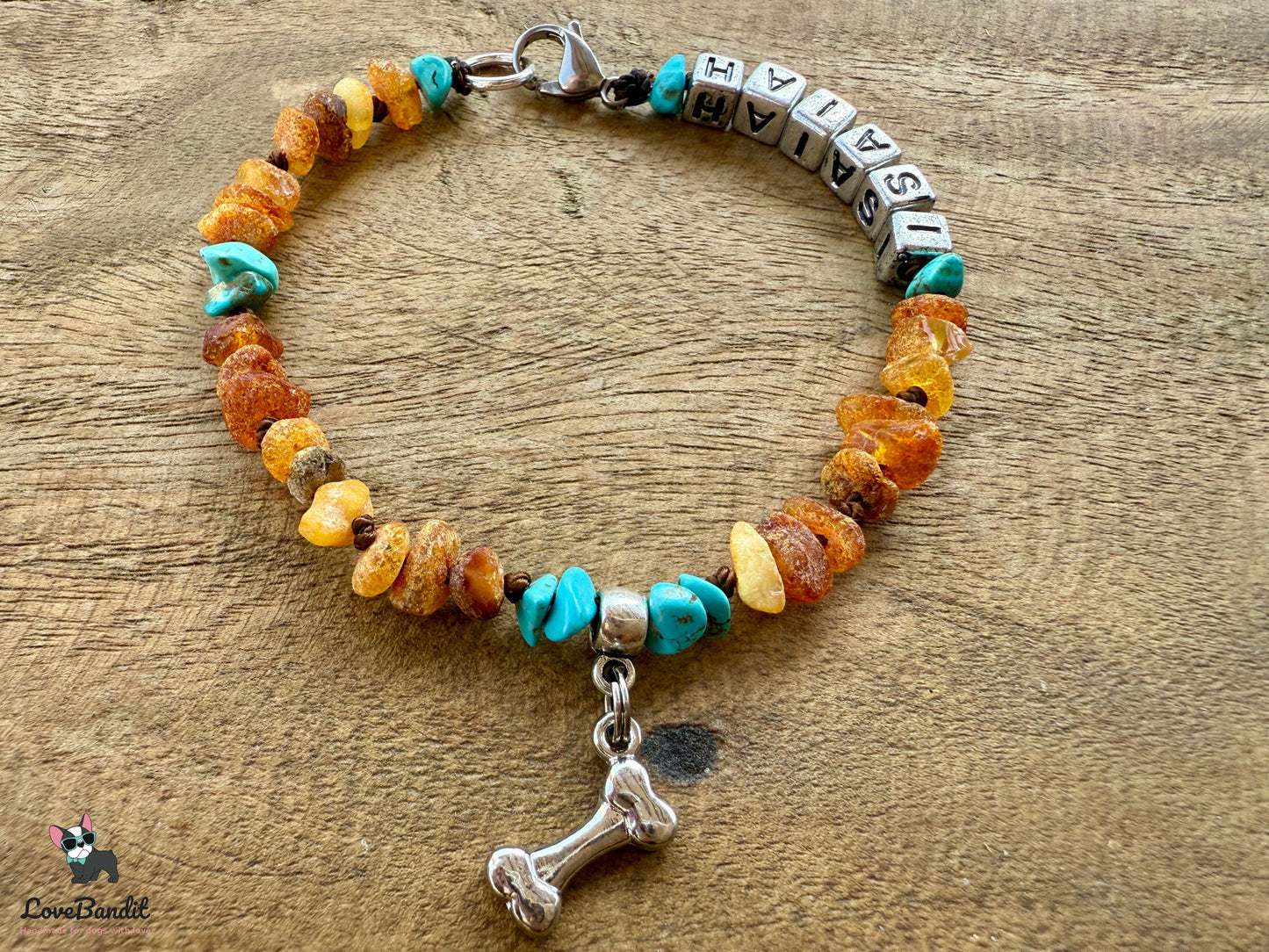 Bernsteinkette "Bernsteinjung" für Hunde mit türkisfarbenen Natursteinen Lovebandit