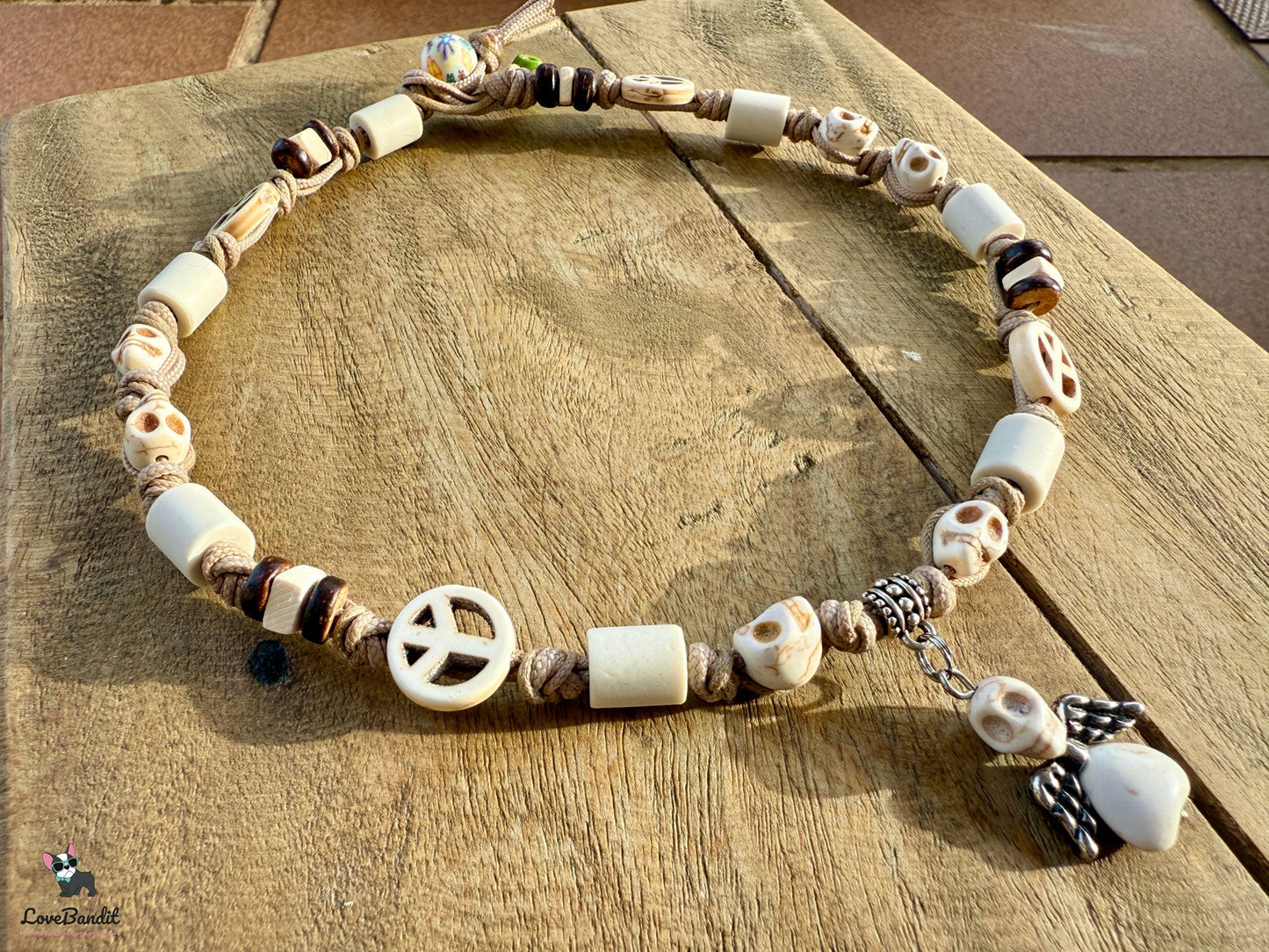 EM-Keramik Halsband Zeckenhalsband Totenköpfe Peace Lovebandit
