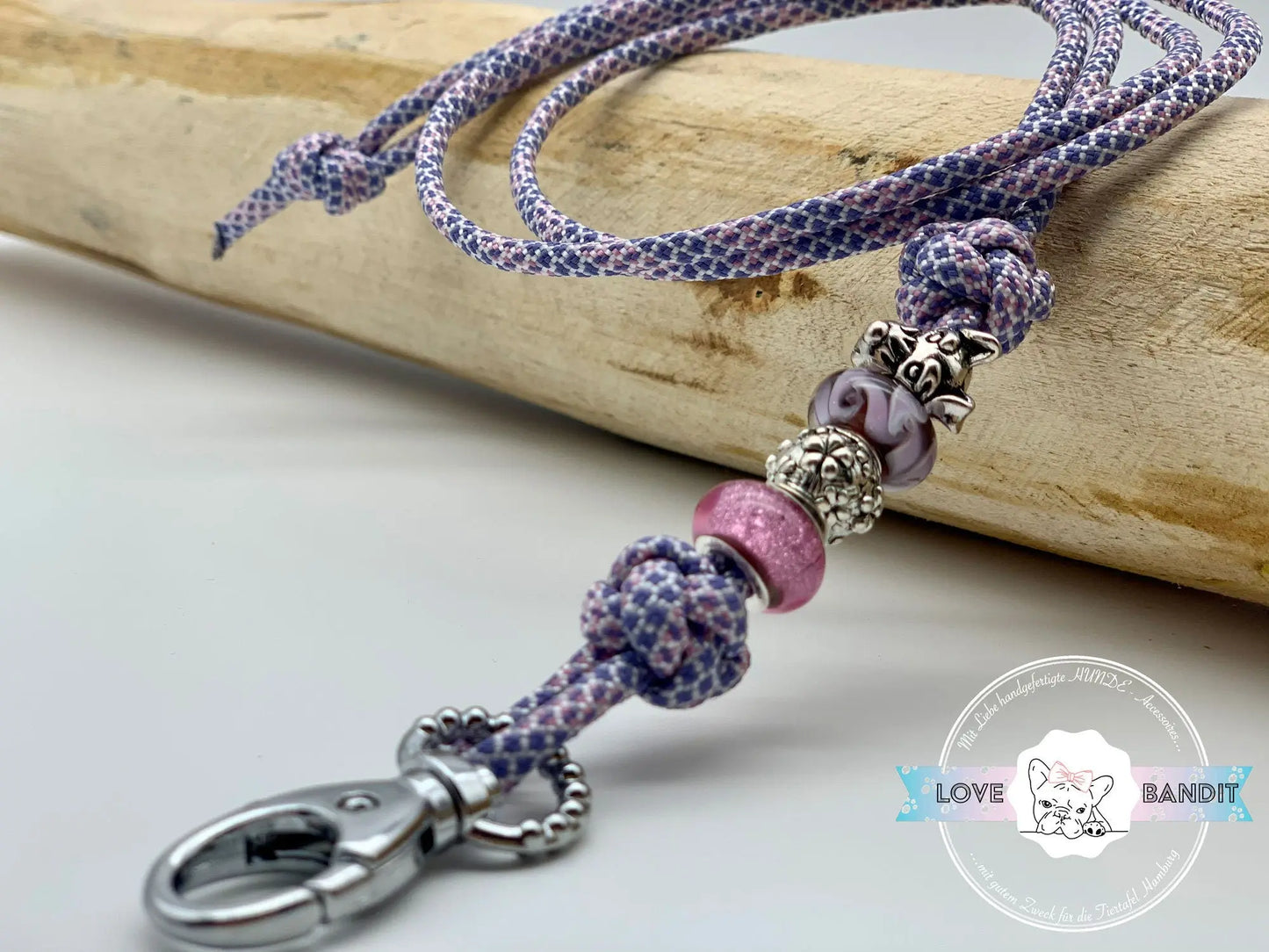 Hundepfeifenband Hundekopf aus Paracord flieder - LoveBandit