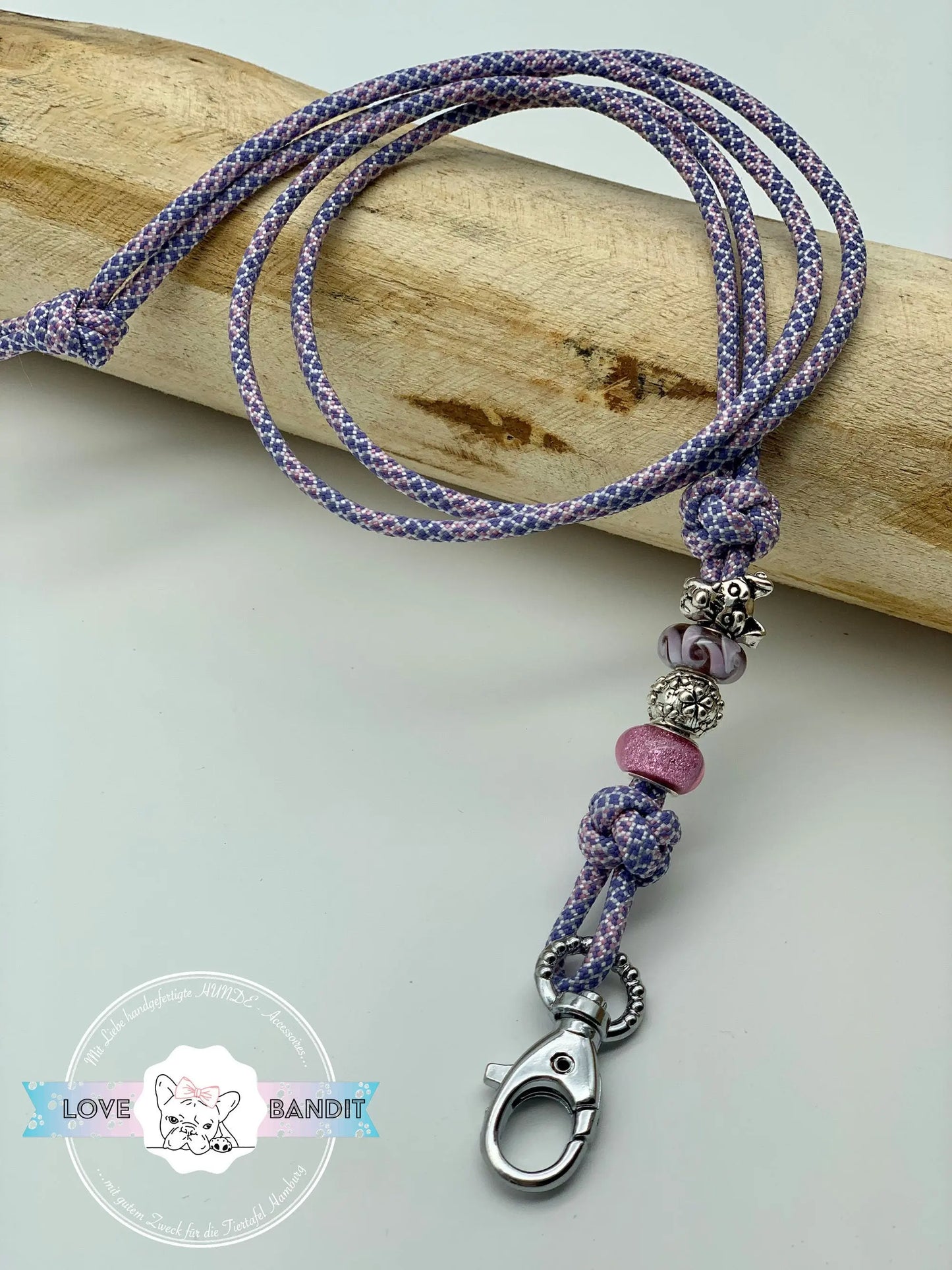 Hundepfeifenband Hundekopf aus Paracord flieder - LoveBandit