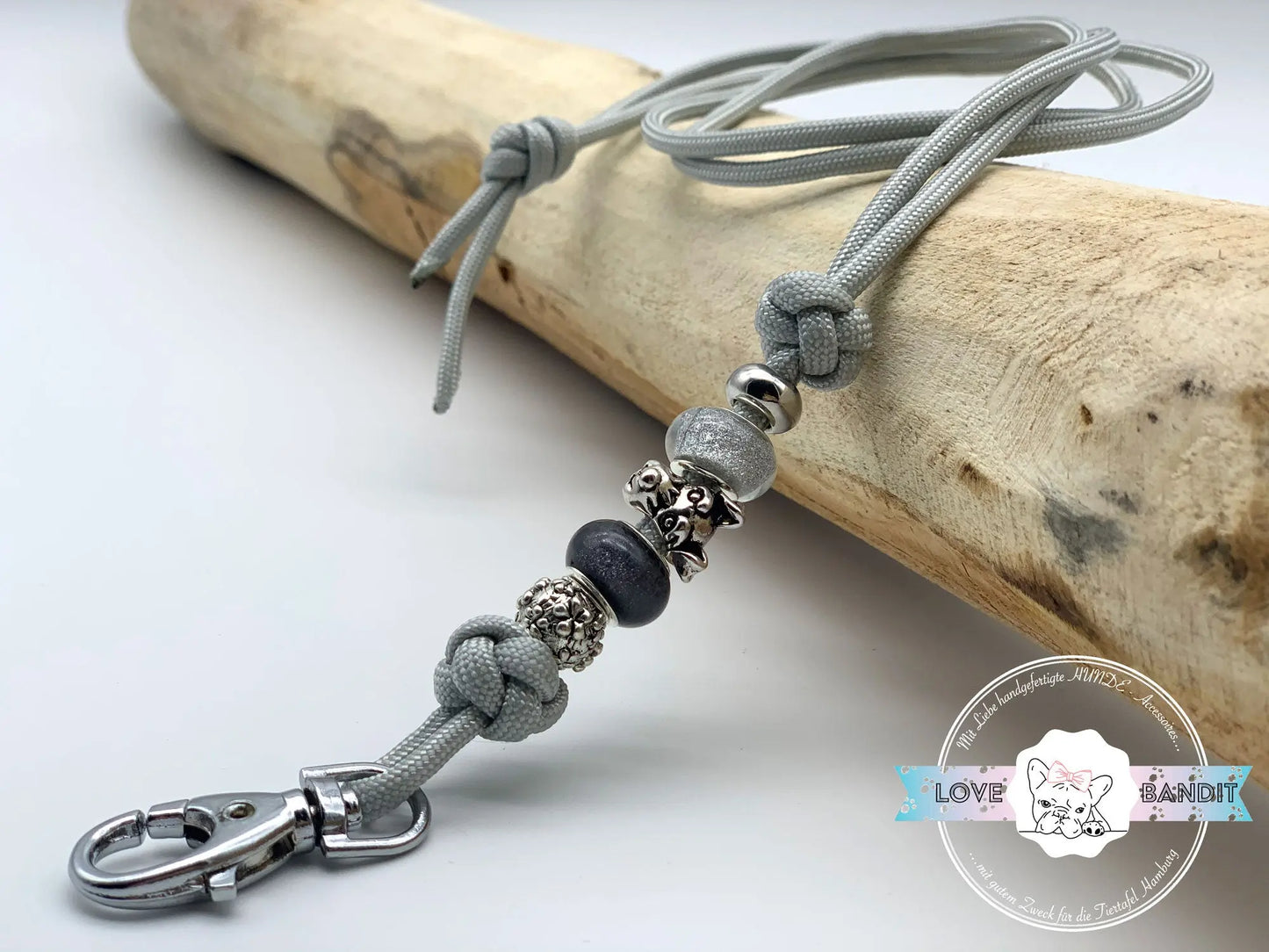 Hundepfeifenband Hundekopf silbergrau aus Paracord - LoveBandit