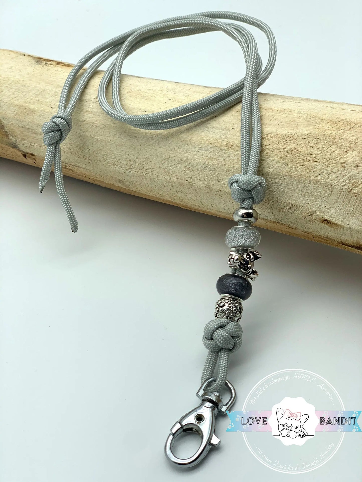 Hundepfeifenband Hundekopf silbergrau aus Paracord - LoveBandit