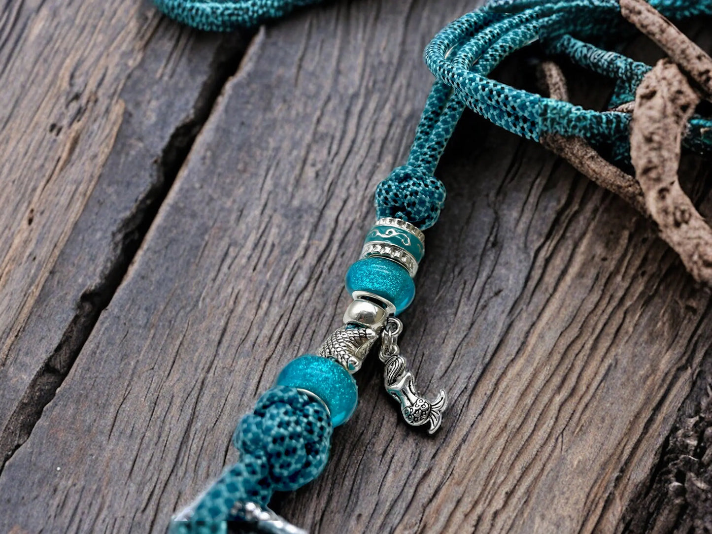 Hundepfeifenband Mermaid aus Paracord türkis - LoveBandit