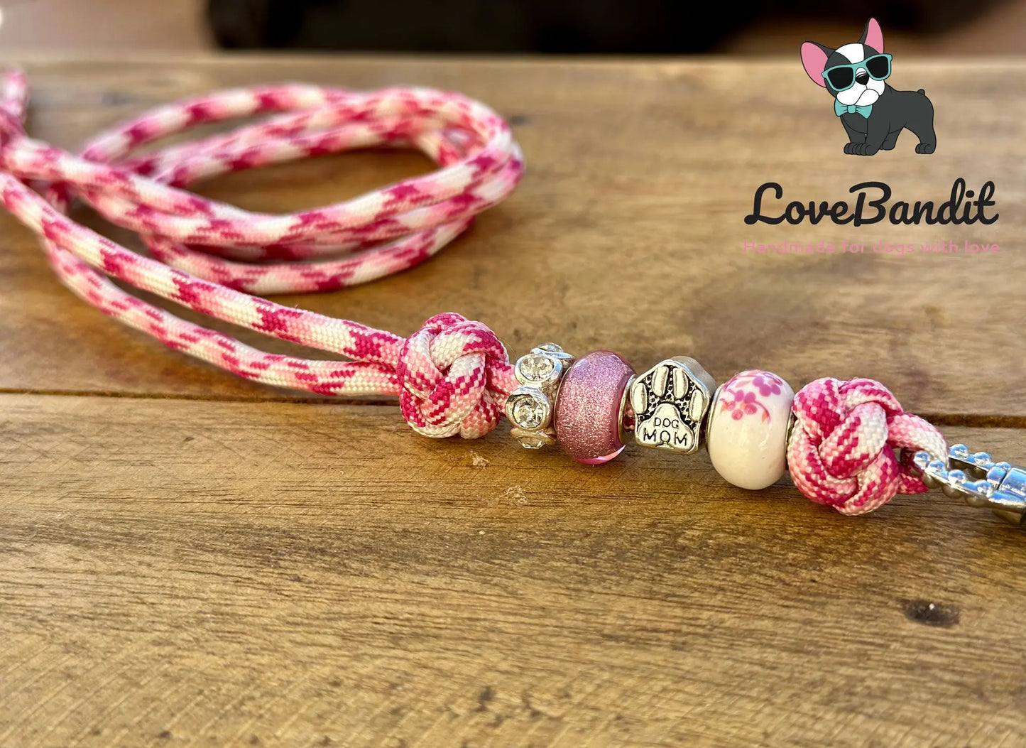 Hundepfeifenband Dog Mom Pink aus Paracord - LoveBandit