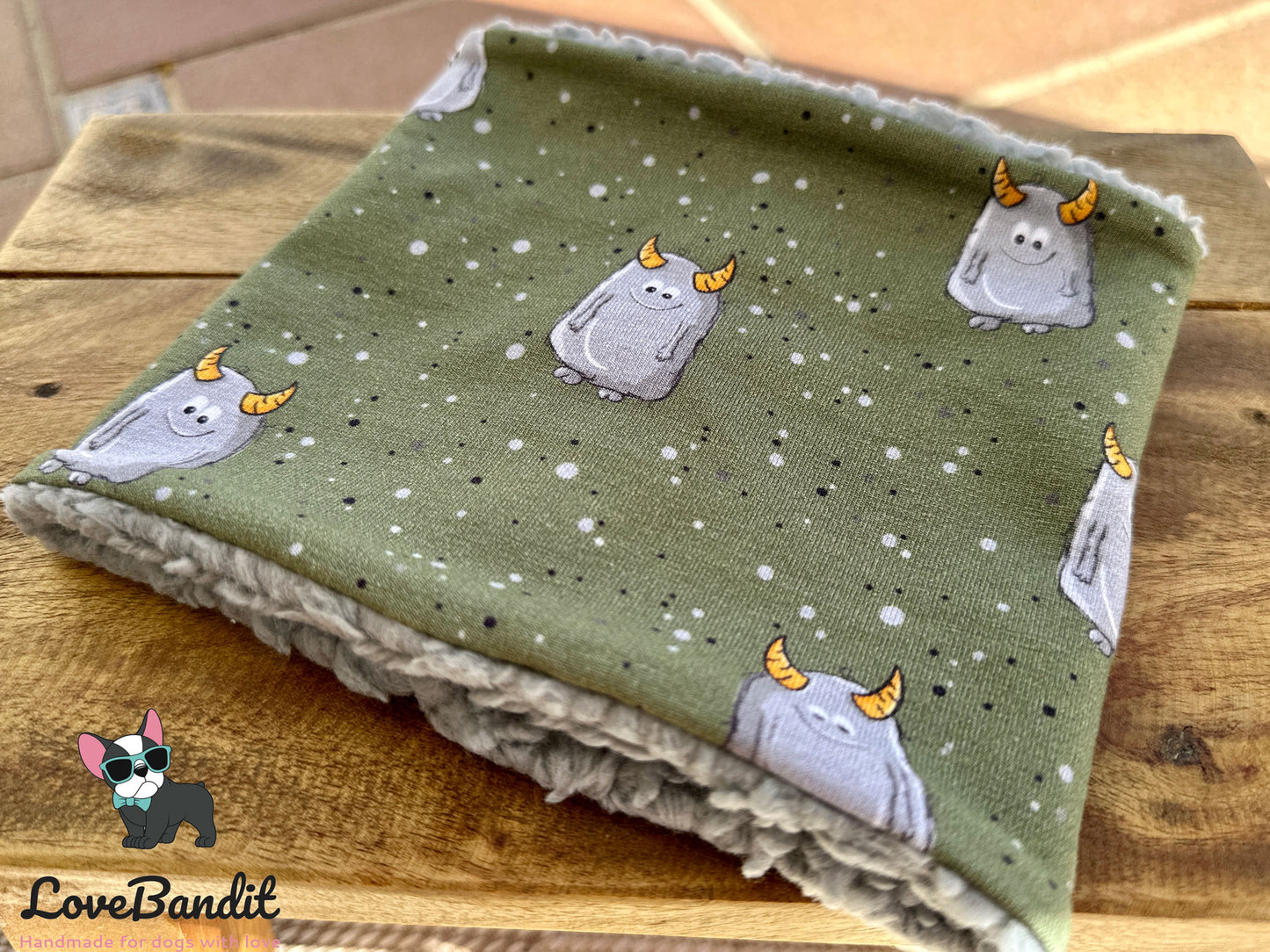Hundeloop Hundeschal Monsterchen oliv grau - LoveBandit