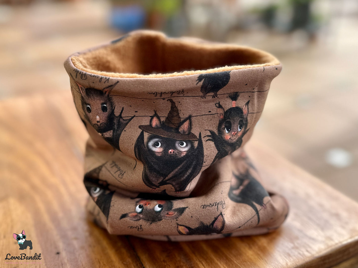 Hundeschal Hundeloop "Fledermäuse" Braun - mit Teddyplüsch oder Fleece - LoveBandit