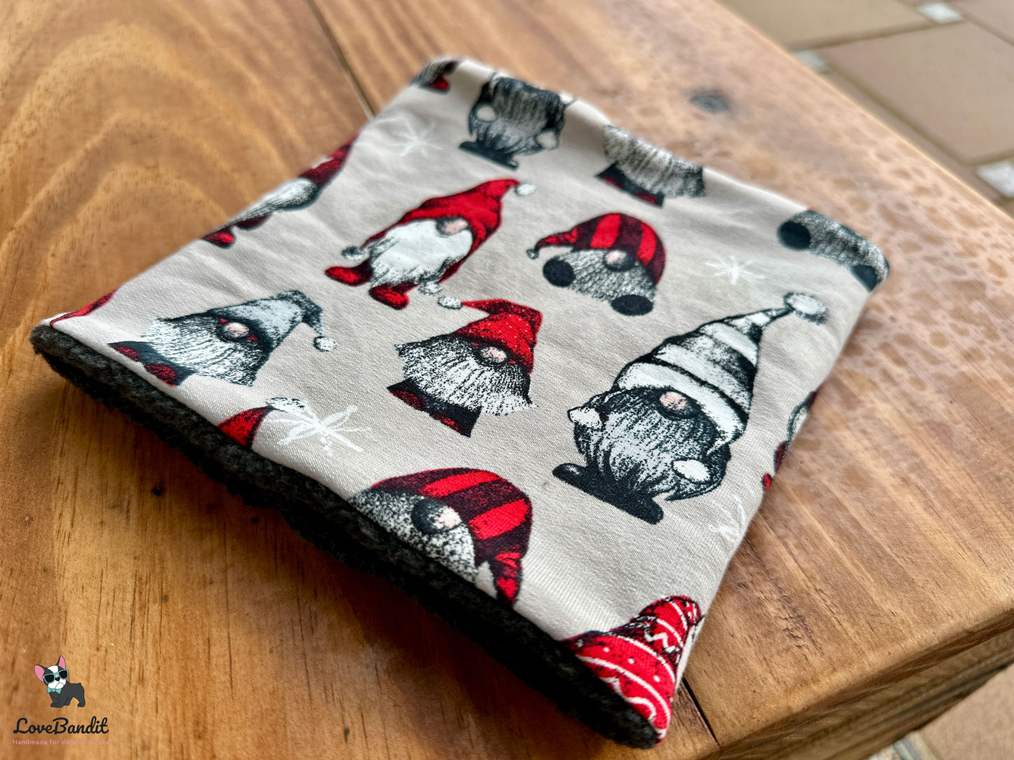Hundeloop Hundeschal "Weihnachts Wichtel" beige - LoveBandit