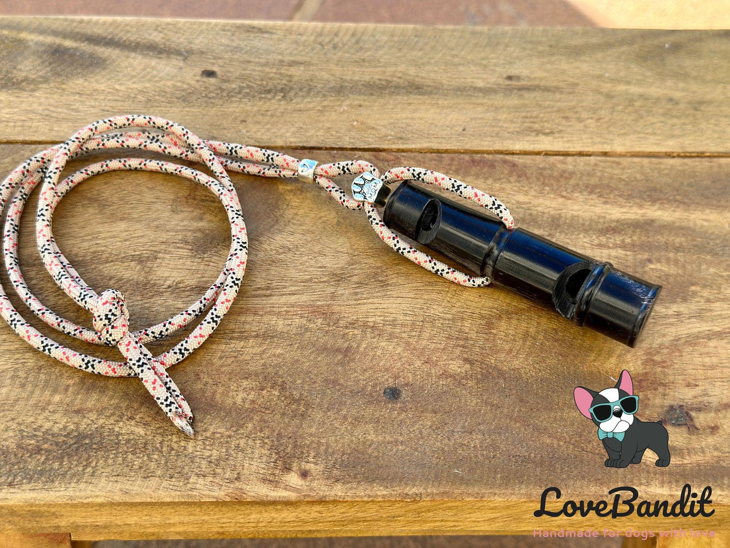 Büffelhorn Doppelton Hundepfeife mit Pfeifenband Tartan beige - mit Metall-Elementen Herz & Pfote Dog Mom und andere... Lovebandit