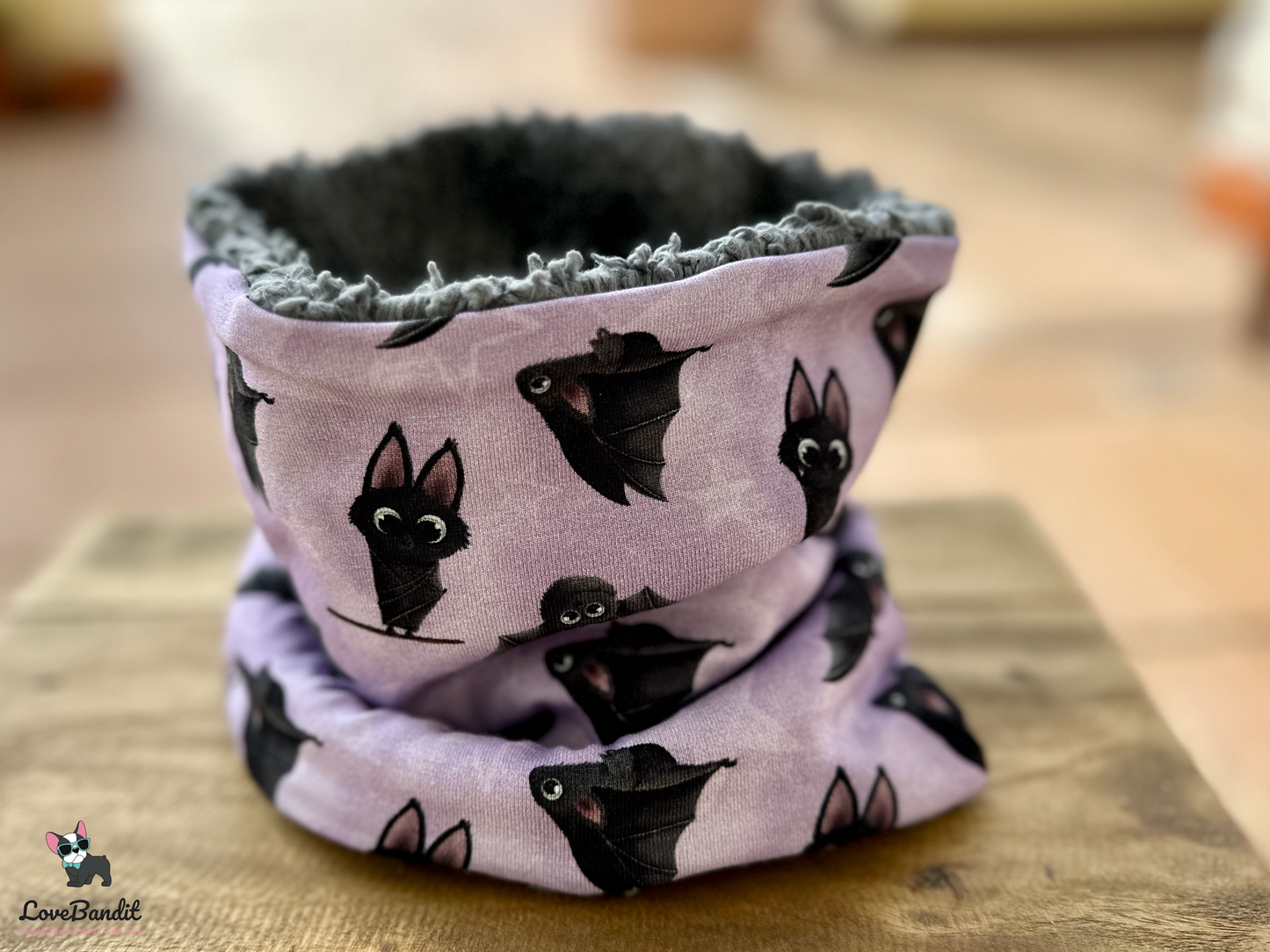 Hundeloop Hundeschal "Flieder Fledermaus" mit Fleece oder Teddyplüsch - LoveBandit