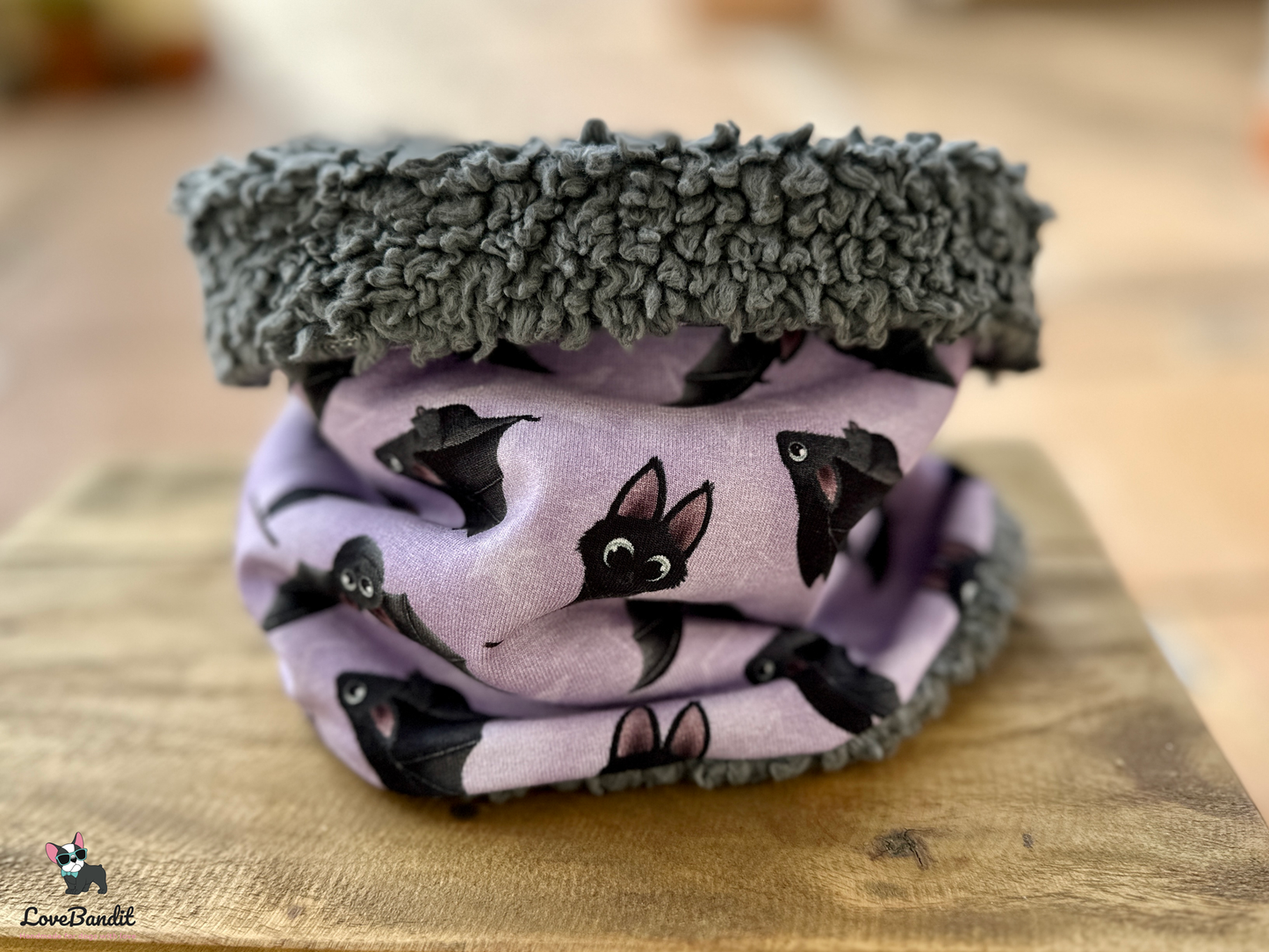 Hundeloop Hundeschal "Flieder Fledermaus" mit Fleece oder Teddyplüsch - LoveBandit