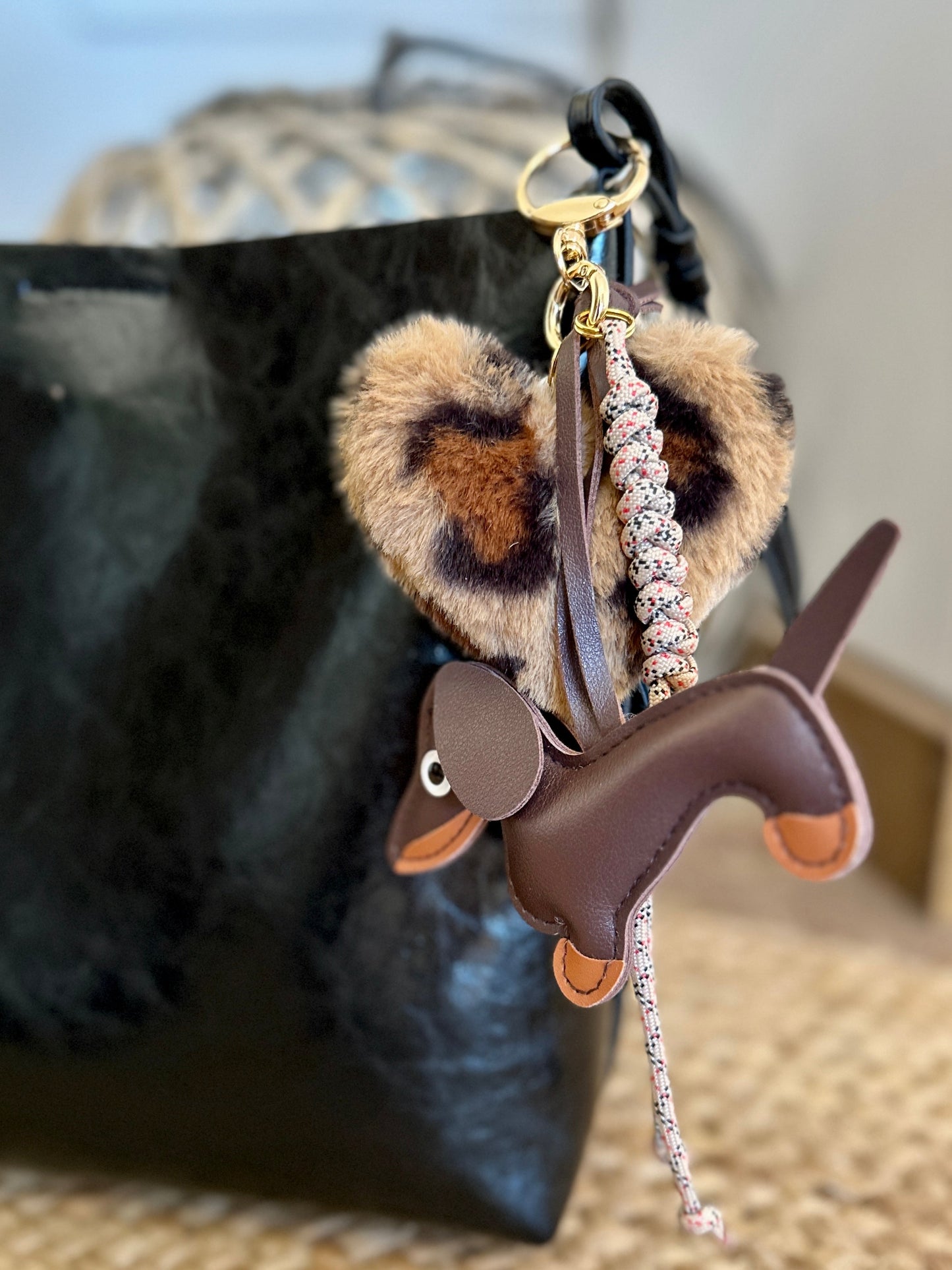 Taschenanhänger Bag Charm Dackel, Plüschherz Leo, Seil - LoveBandit