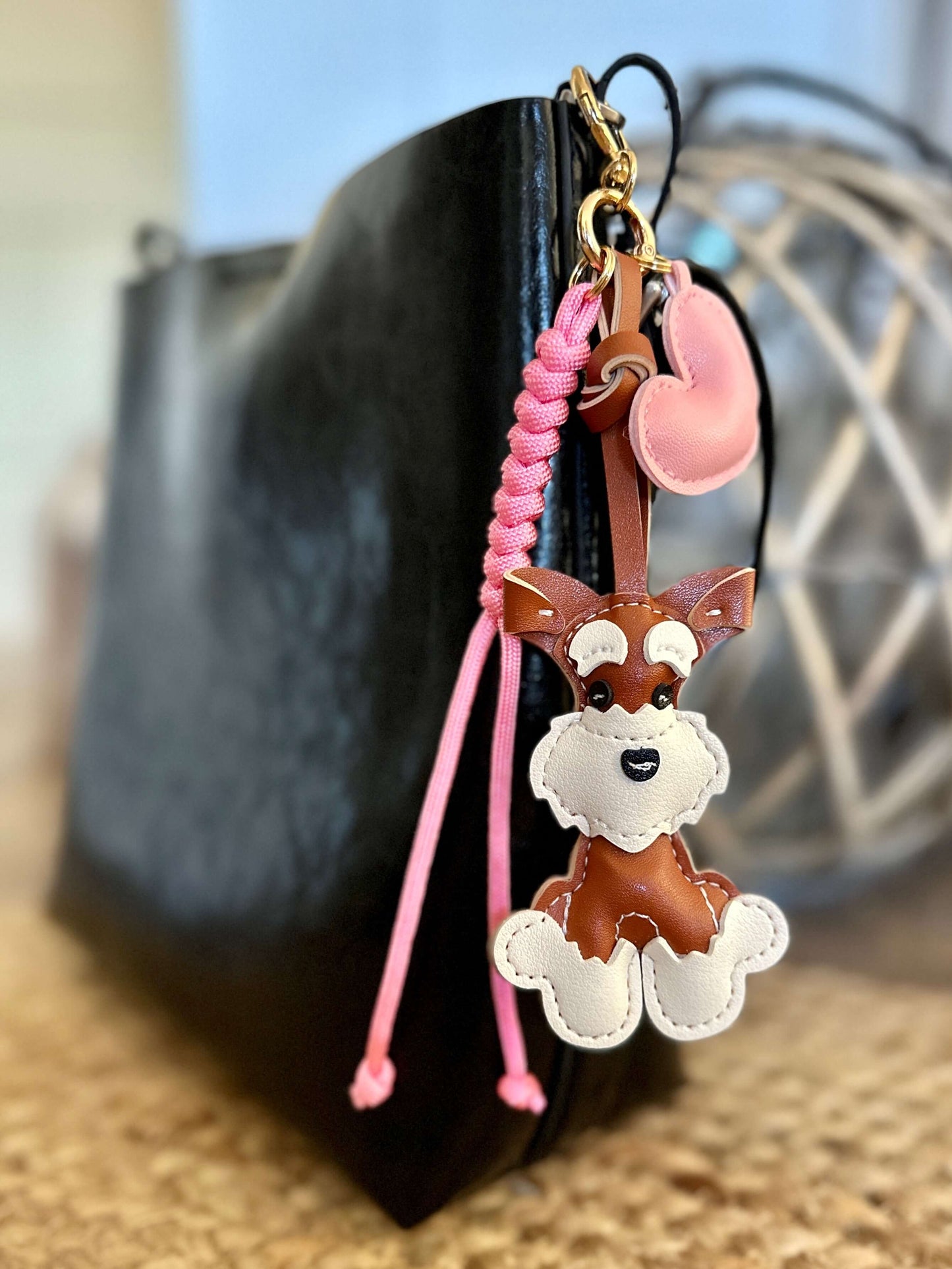 Taschenanhänger Bag Charm Hund cognacbraun Herz rosa - LoveBandit