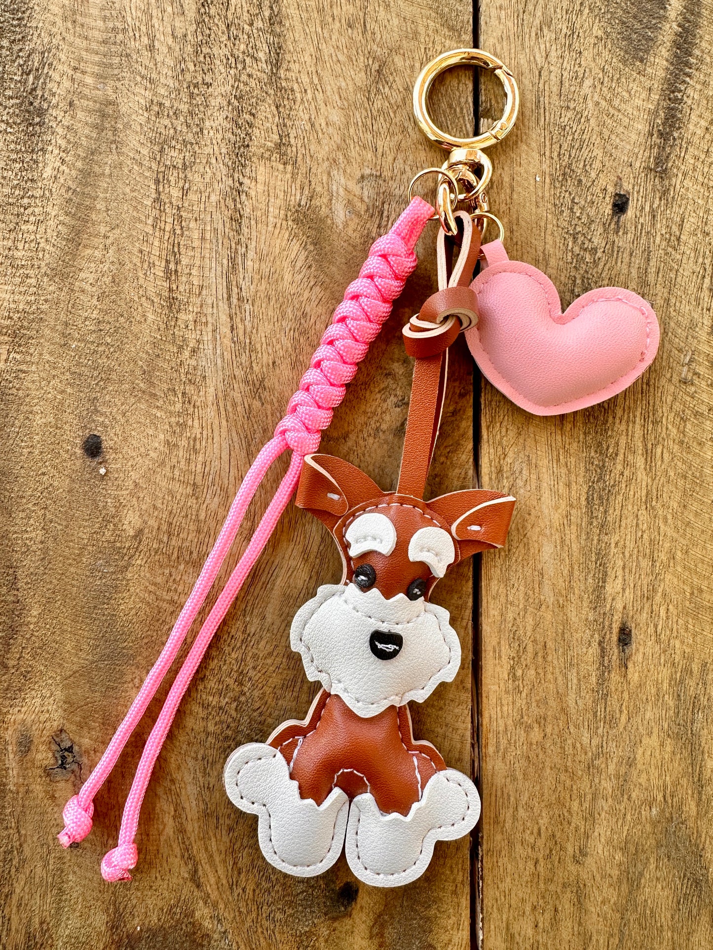 Taschenanhänger Bag Charm Hund cognacbraun Herz rosa - LoveBandit