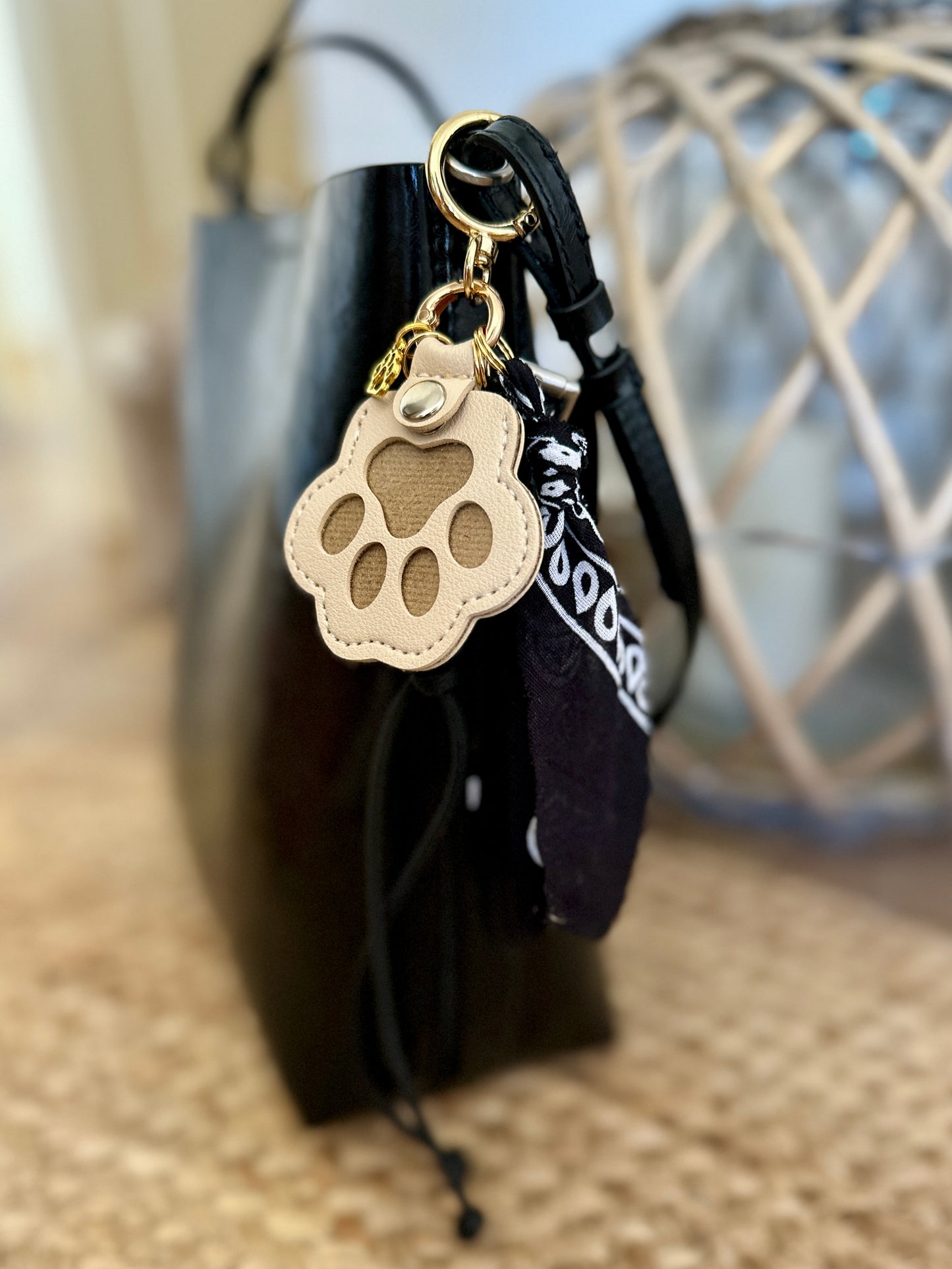 Taschenanhänger Bag Charm Memories Pfote für Tierfell Creme