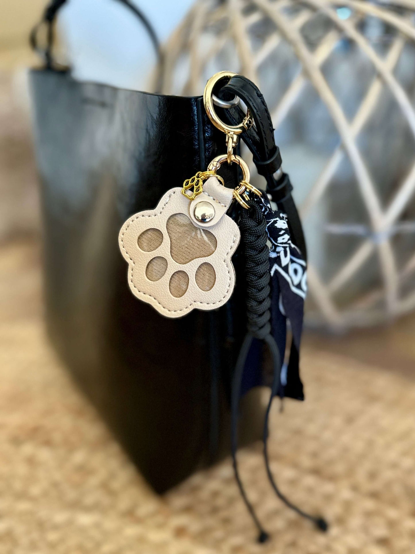 Taschenanhänger Bag Charm Memories Pfote für Tierfell Creme - LoveBandit