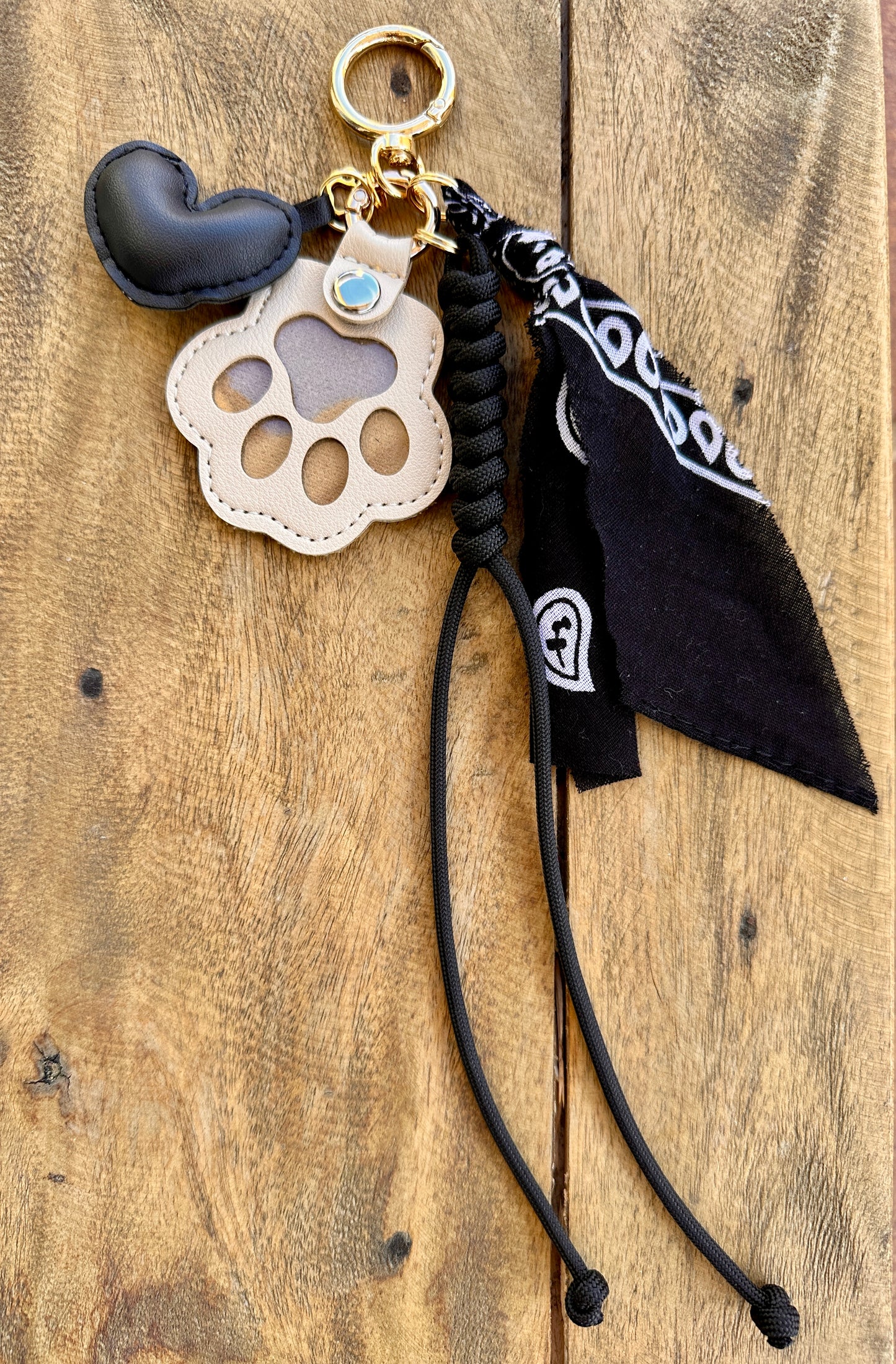 Taschenanhänger Bag Charm Memories Pfote für Tierfell Creme