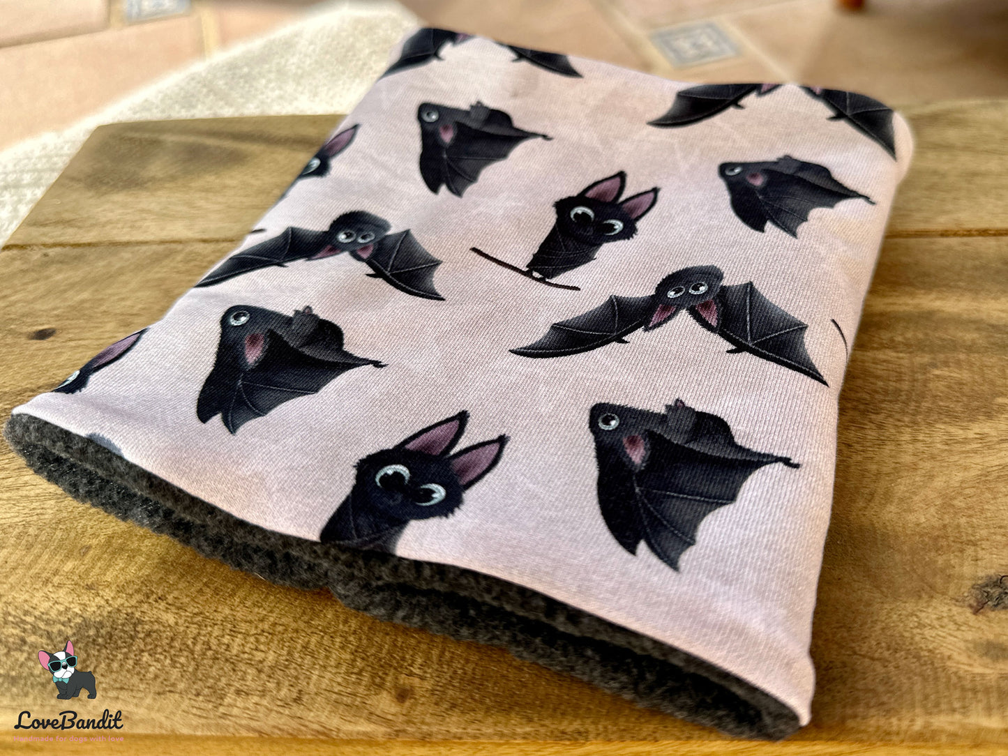 Hundeloop Hundeschal Fledermaus Taupe mit Fleece oder Teddyplüsch - LoveBandit