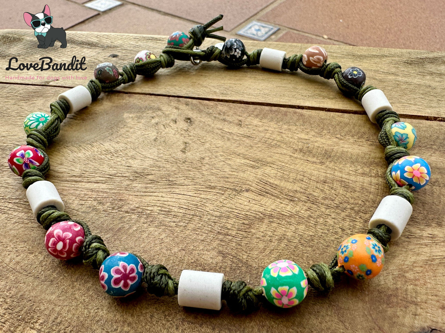 EM-Keramik Halsband Bunte Perlen mit Anhänger LoveBandit