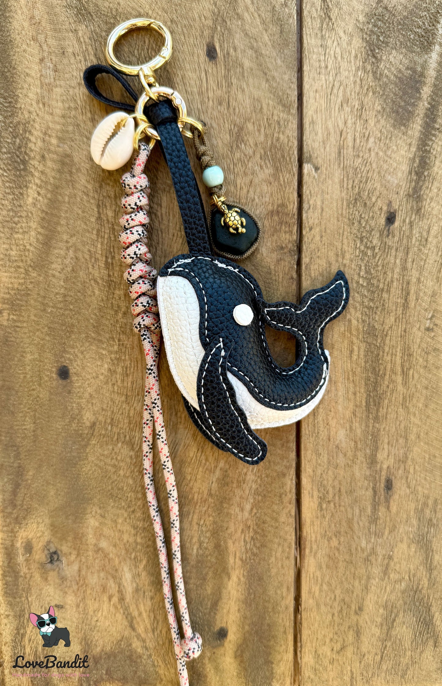 Taschenanhänger Bag Charm Wal Schwarz mit Meerglas LoveBandit - LoveBandit