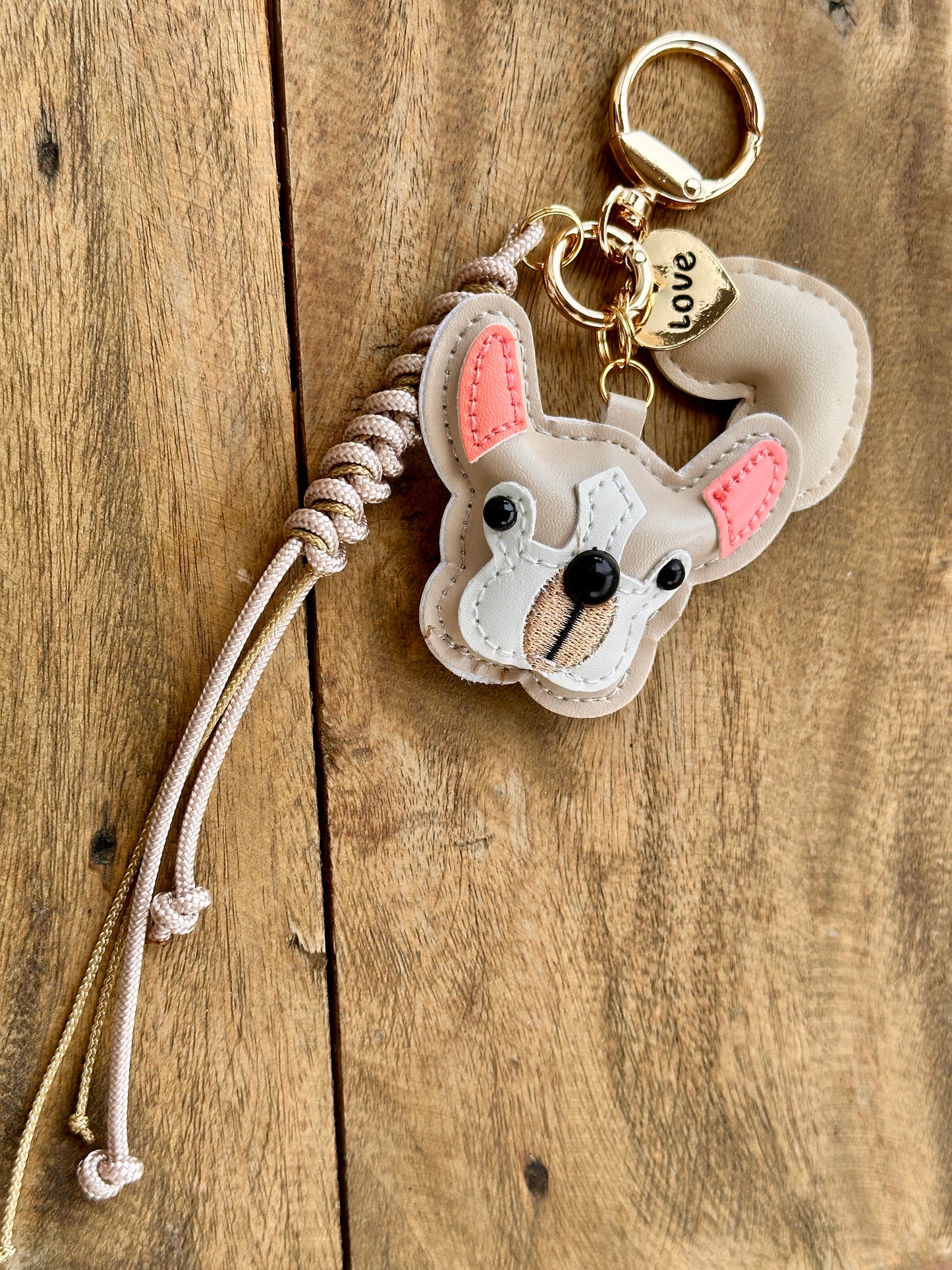 Taschenanhaenger-Bag_Charm-Franzoesische_Bulldogge-beige-creme-LoveBandit