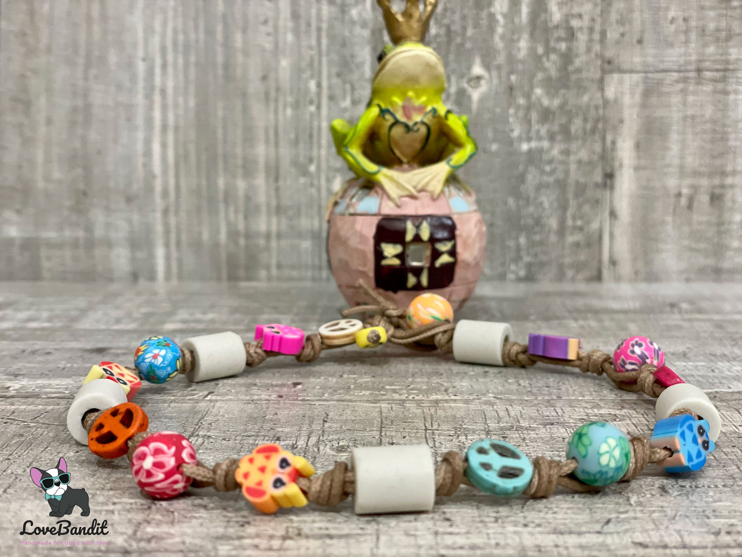 EM Keramik Hundehalsband "Eulen & Peace" aus bunten Perlen und synth. Howlith LoveBandit