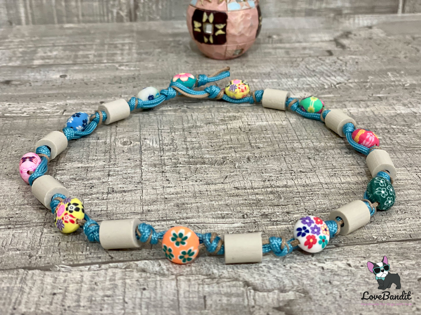 EM Keramik Halsband "Smartie" aus Polymerlinsen (Hellblau oder Rosa) Lovebandit