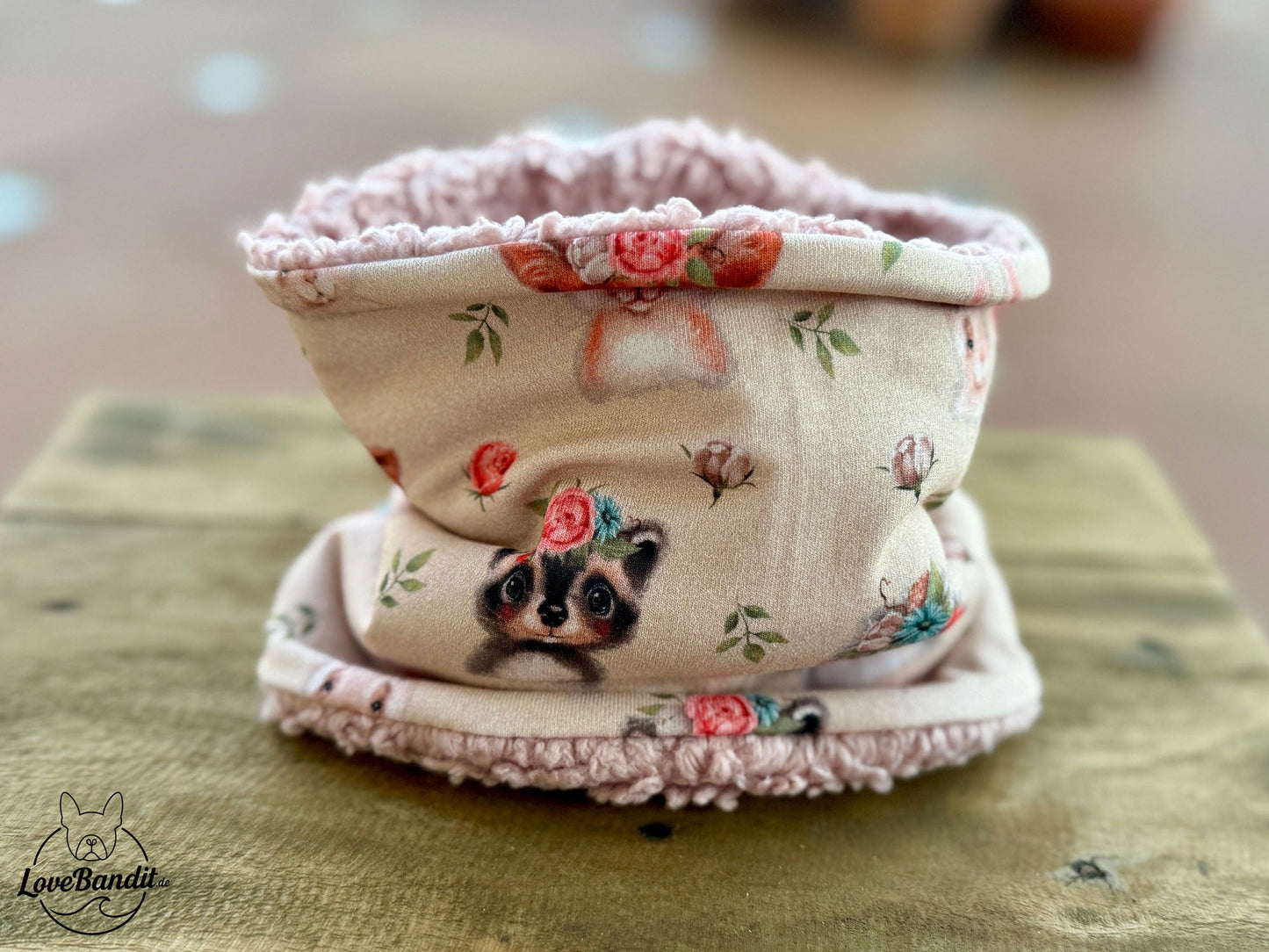 Hundeloop Hundeschal Hase Igel Dachs Rosen Beige Lovebandit