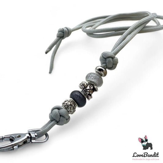 Hundepfeifenband Hundekopf silbergrau aus Paracord - LoveBandit