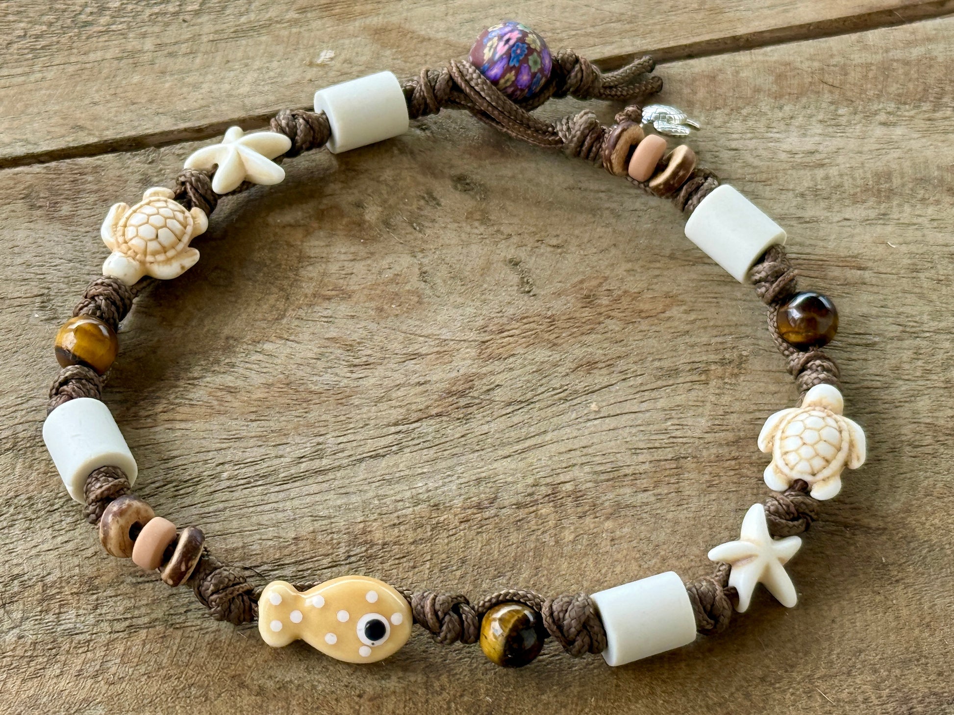 EM Keramik Halsband "Sandtiger" mit Tigerauge & Fisch Lovebandit