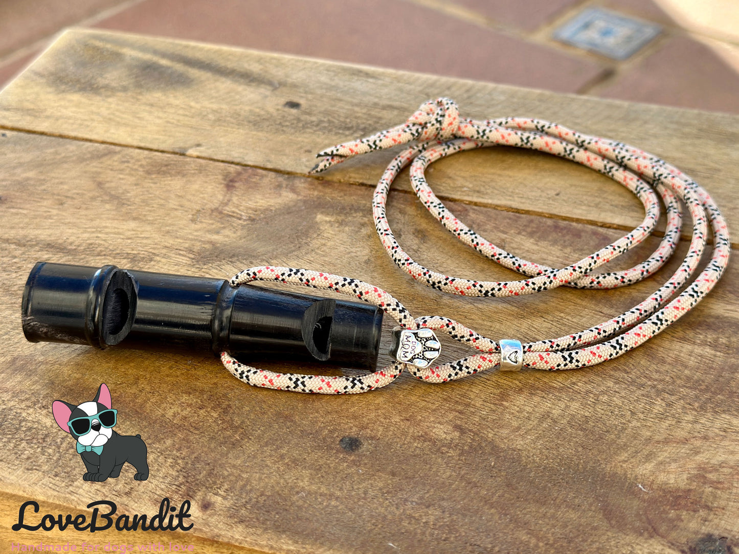 Büffelhorn Doppelton Hundepfeife mit Pfeifenband Tartan beige - mit Metall-Elementen Herz & Pfote Dog Mom und andere... Lovebandit