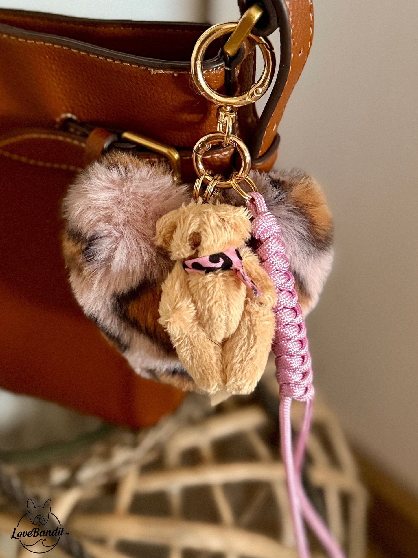 Taschenanhänger Bag Charm Teddy Heart 🤍🧸✨ LoveBandit