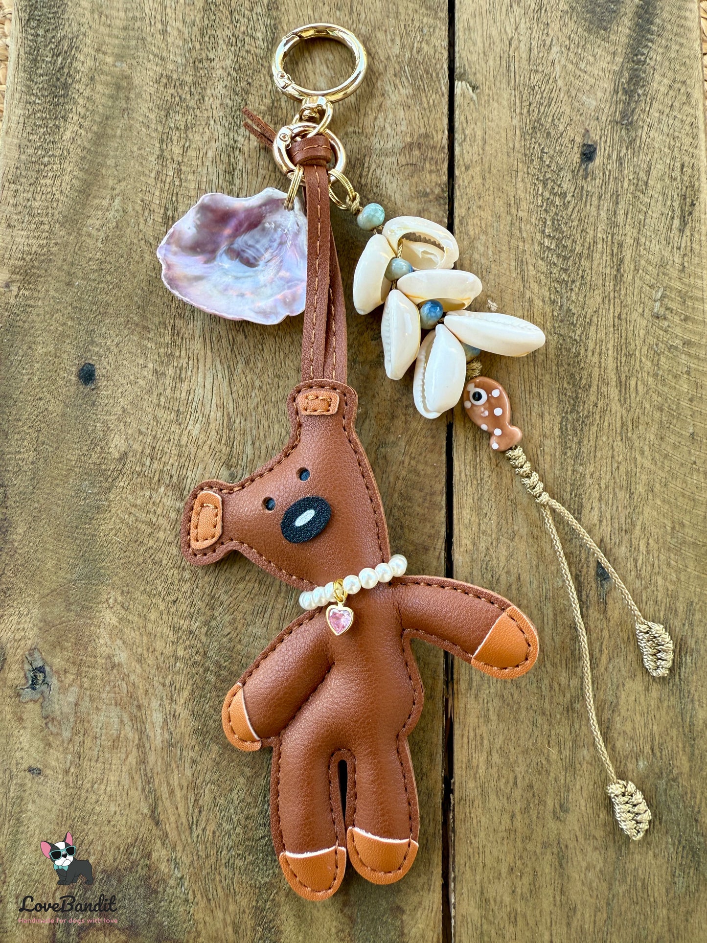 Taschenanhänger Bag Charm "Urlaubär" Pearlmutt & Muscheln
