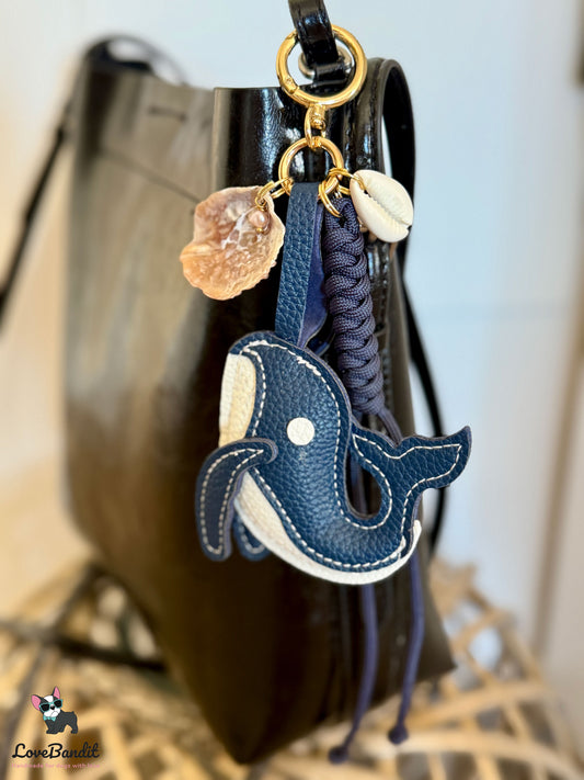 Taschenanhänger Bag Charm Wal mit Pearlmutt & Muschel-LoveBandit