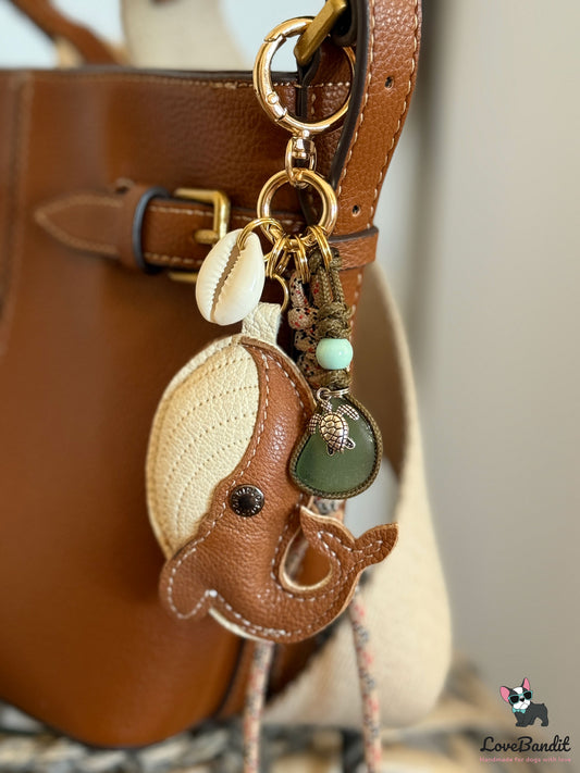 Taschenanhänger Bag Charm Wal Braun mit Meerglas - LoveBandit