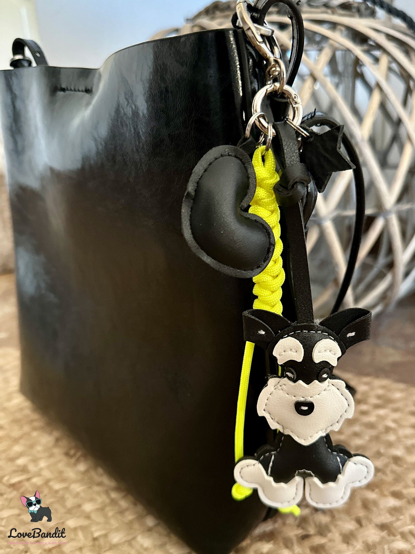 Taschenanhänger Bag Charm Hund schwarz, Neongelb, Herz - LoveBandit