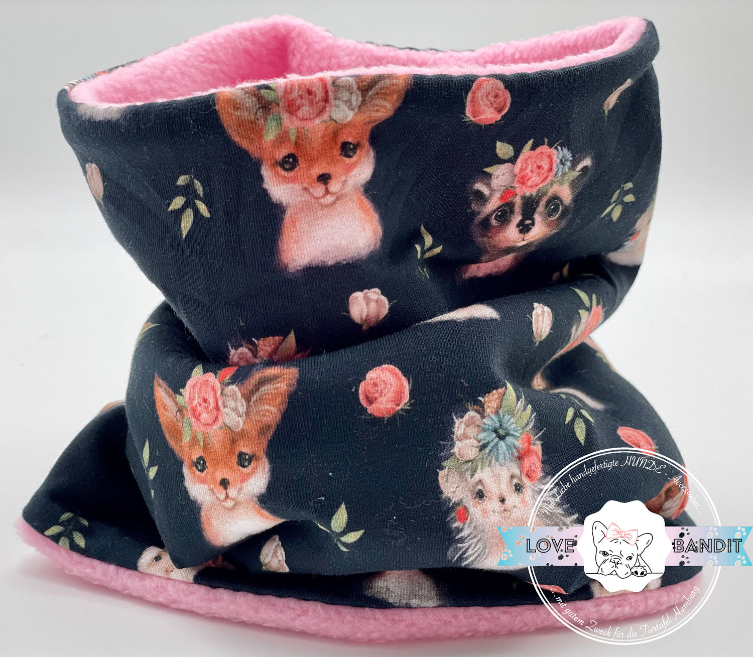 Hundeloop "Hase Igel und Dachs an Rosen" Schwarz aus Fleece oder Teddyplüsch Lovebandit
