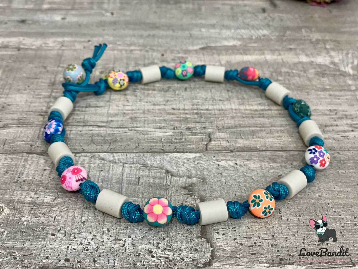 EM Keramik Halsband "Smartie" aus Polymerlinsen (Hellblau oder Rosa) Lovebandit