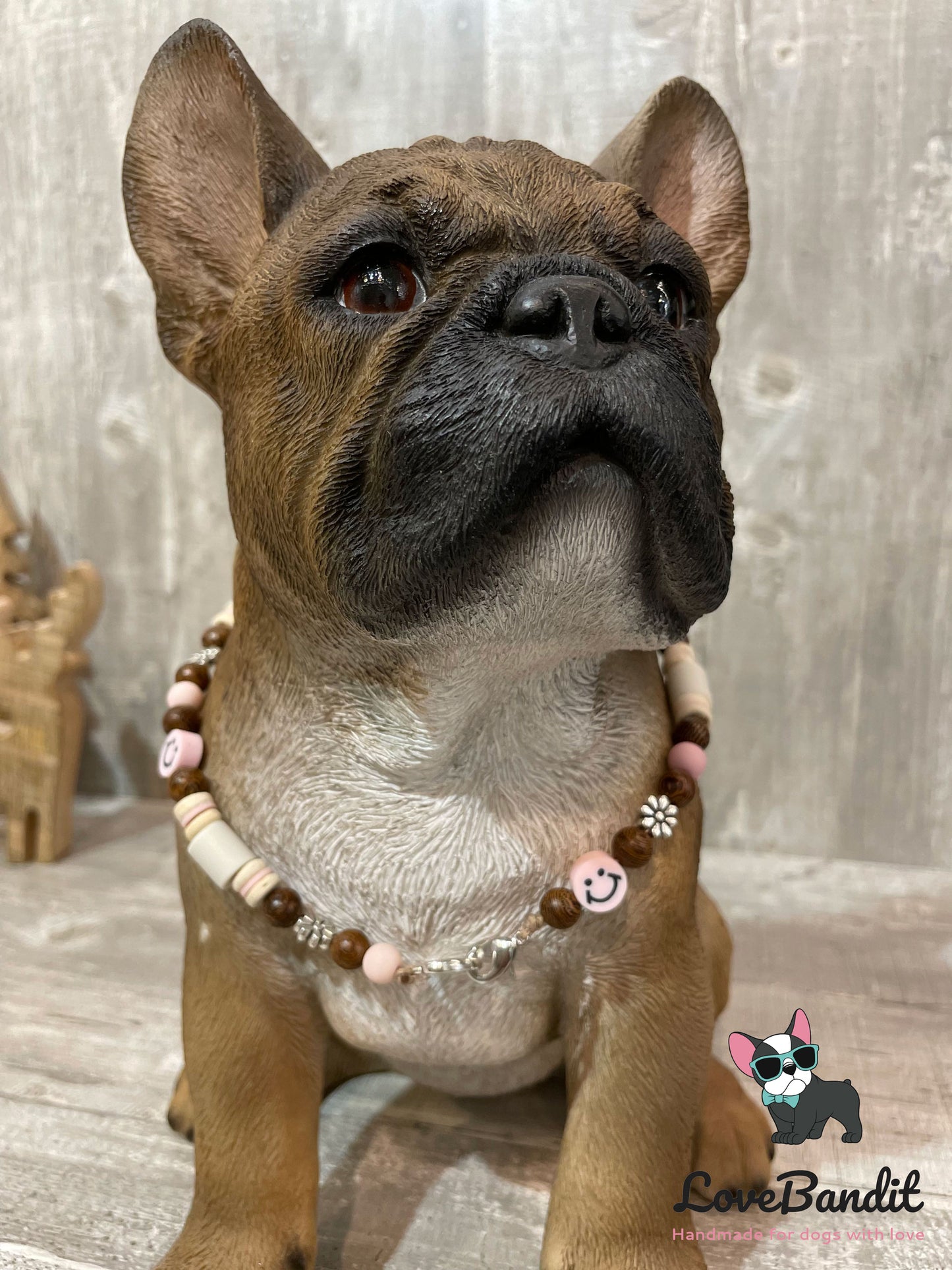 EM Keramik Hundehalsband Zeckenhalsband Keramikhalsband "Smiley" rosa mit Blümchen und Holzperlen Lovebandit