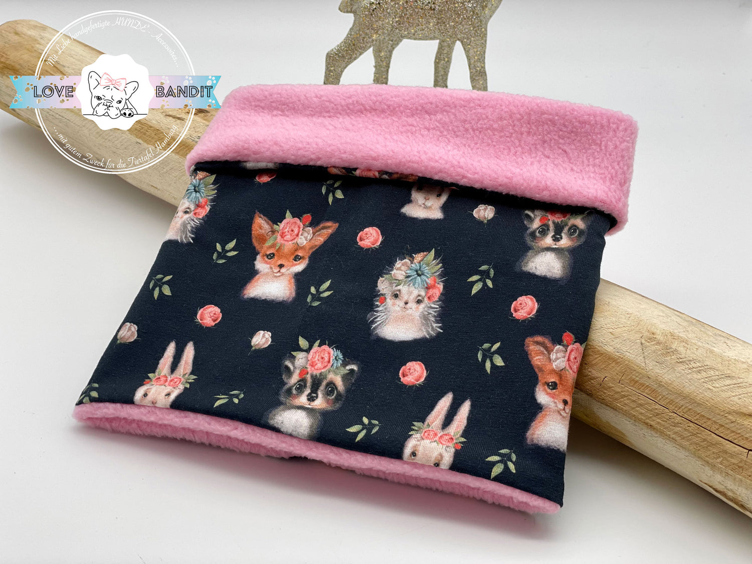 Hundeloop "Hase Igel und Dachs an Rosen" Schwarz aus Fleece oder Teddyplüsch Lovebandit