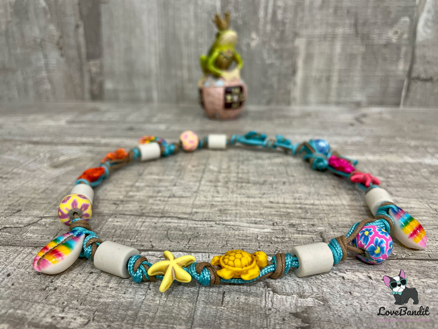 EM Keramik Hundehalsband "Pride Surf Dog" mit Regenbogen Muscheln, Schildkröten und Seesternen Lovebandit