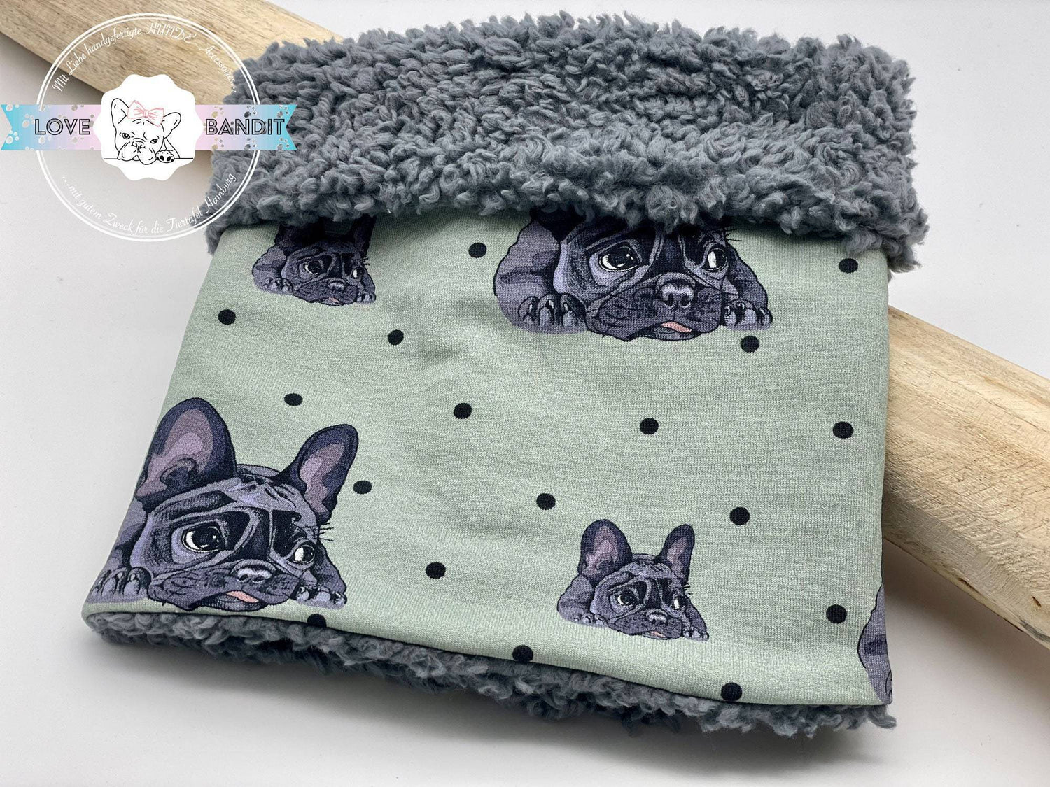 Hundeschal Hundeloop "Winter Bully" aus Fleece oder Teddyplüsch (Lindgrün) Lovebandit