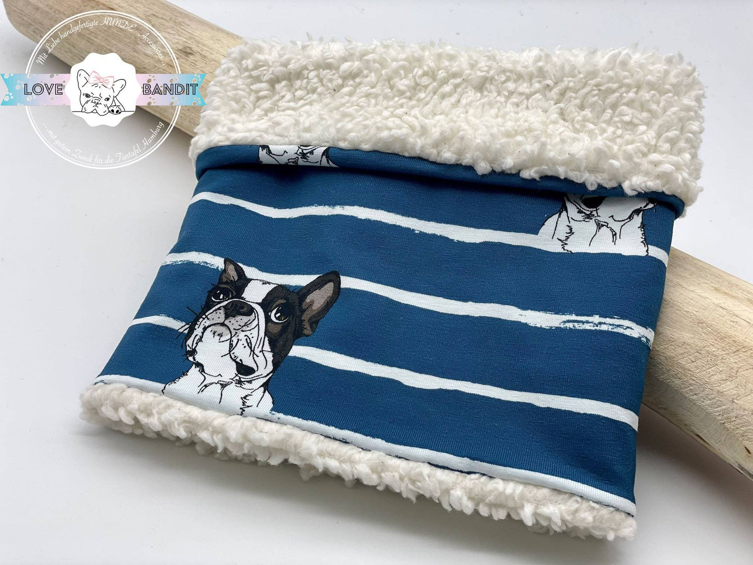 Hundeloop "Winter Bully" aus Teddyplüsch (blue stripes) Lovebandit